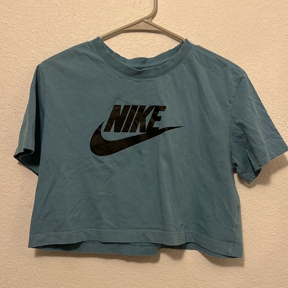 Nike crop tee